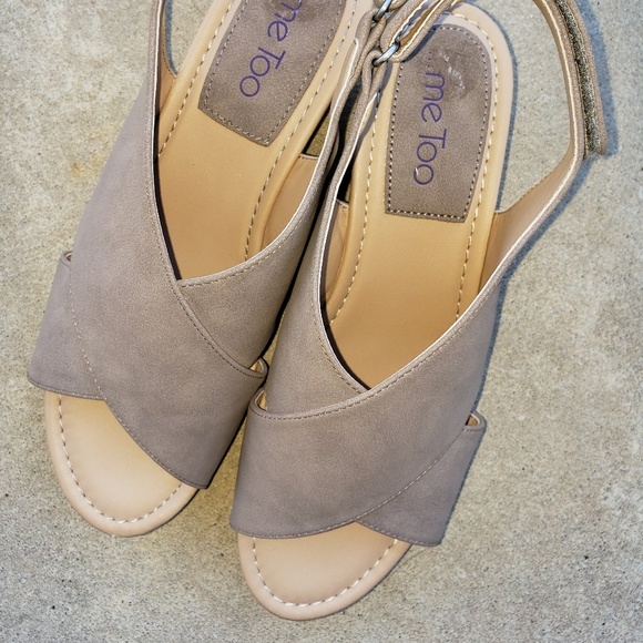 me too Shoes - me too sandles beige 2 1/2"platform